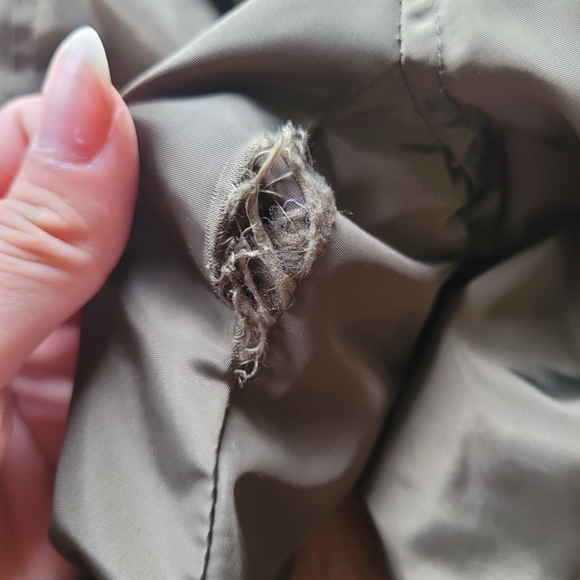 Green Bomber Jacket 🧶 - Picture 9 of 11